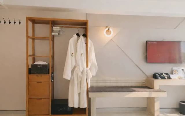 Hotel Clover Asoke - photo 6