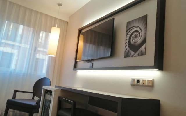Gran Versalles Hotel - photo 2