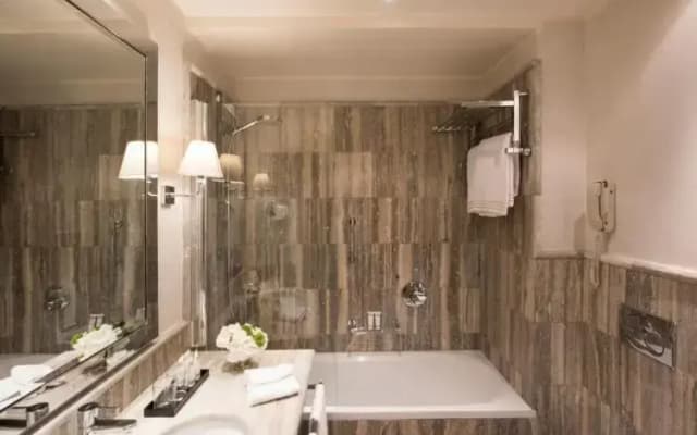 Rosa Grand Hotel - photo 3