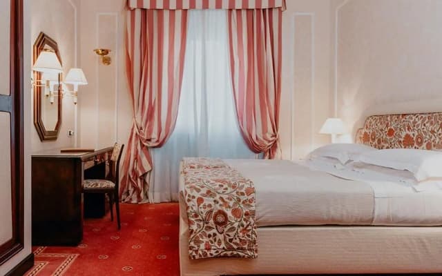 Hotel De La Ville - photo 1