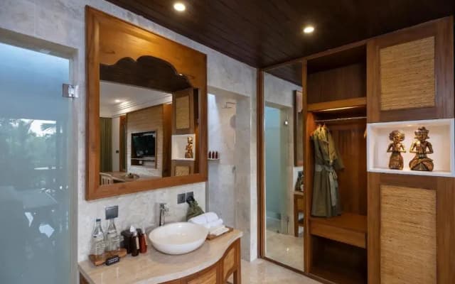 Adiwana Unagi Suites Hotel - photo 7