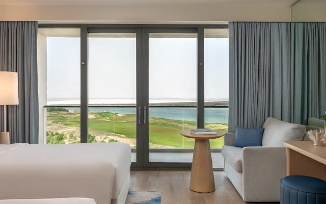 Hotel Crowne Plaza Abu Dhabi Yas Island by IHG - photo 1