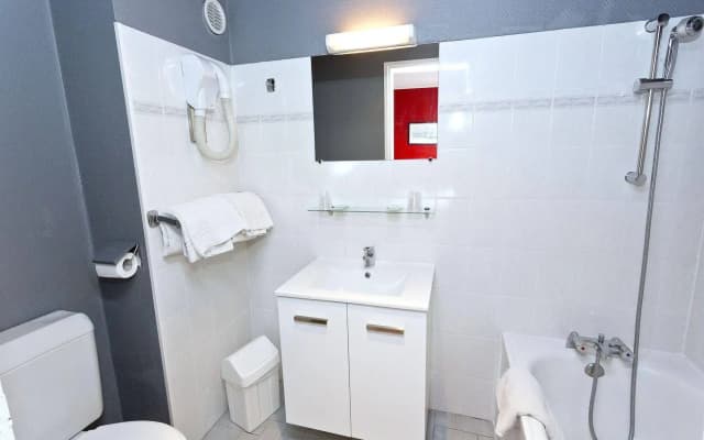 Hipotel Paris Belgrand Marie 20ème - photo 9