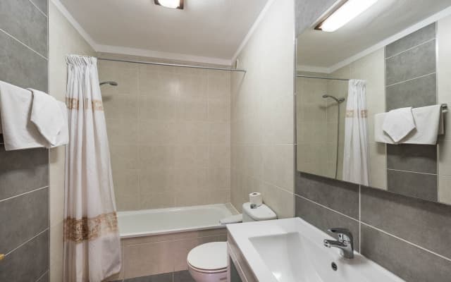 Paloma Beach Apartments - photo 8