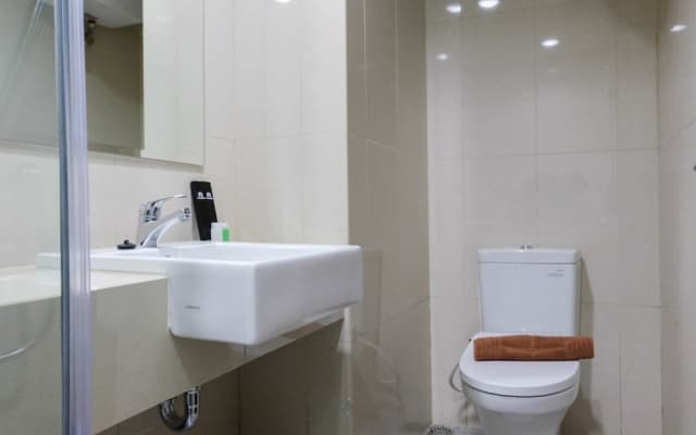3BR Apartment with Pool View at M-Town Residence - photo 9