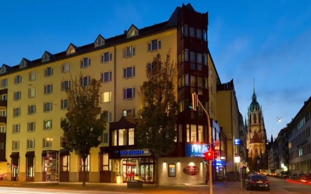 Hotel München City Center affiliated by Meliá - photo 1