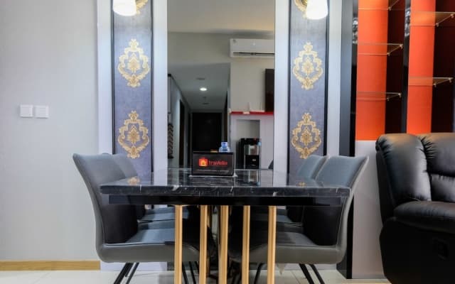 3BR Apartment with Pool View at M-Town Residence - photo 2