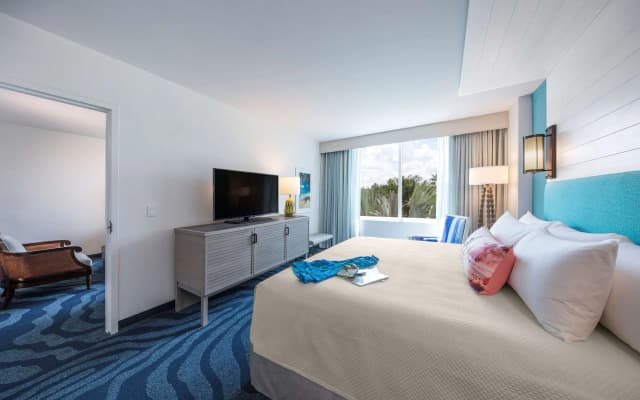 Universal's Loews Sapphire Falls Resort - photo 7