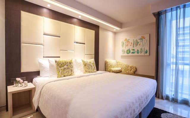Hotel Clover Asoke - photo 8