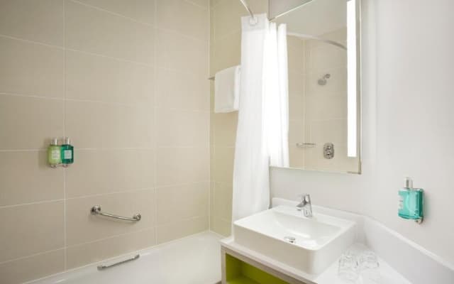 Leonardo Hotel Manchester Central - photo 9
