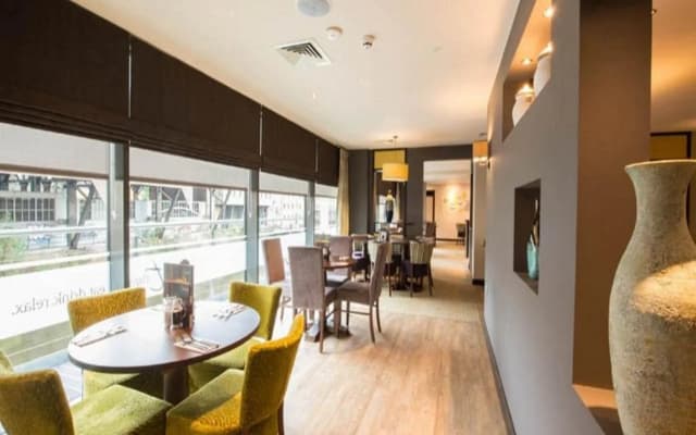 Premier Inn Manchester City Centre West - photo 7