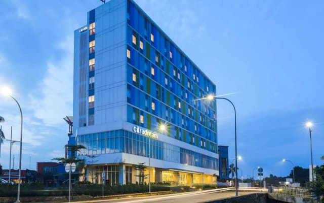 Hotel Citradream Bintaro - photo 1
