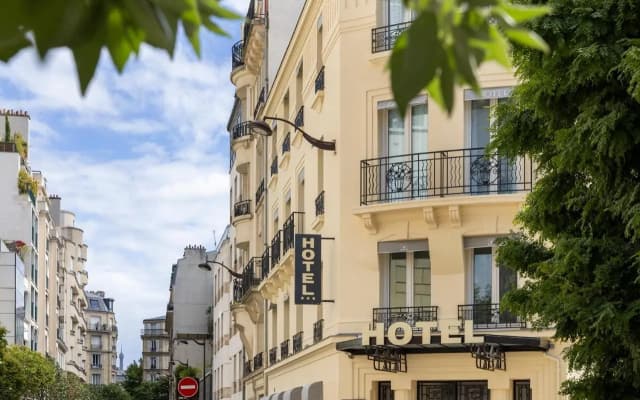 Hotel Charlemagne - photo 1
