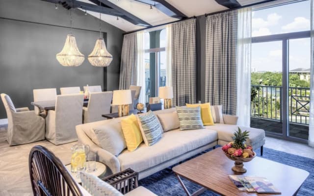 Universal's Loews Sapphire Falls Resort - photo 8