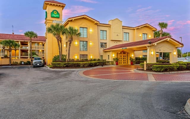 La Quinta Inn by Wyndham Orlando Airport West - photo 1