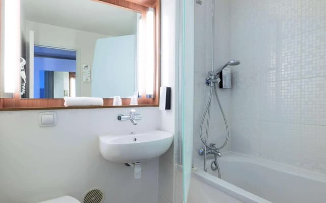 Campanile PRIME - Villejuif - photo 8