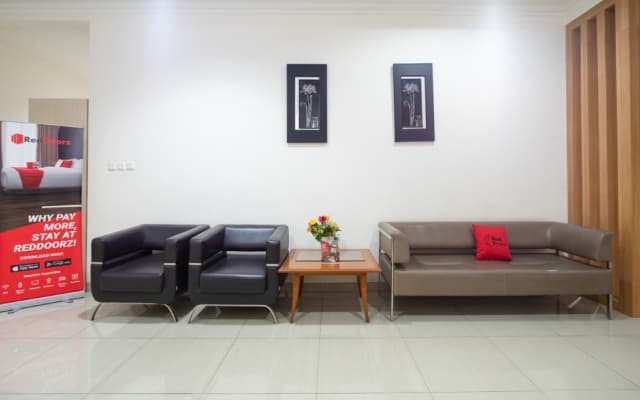 RedDoorz Plus near Siloam Karawaci - photo 4
