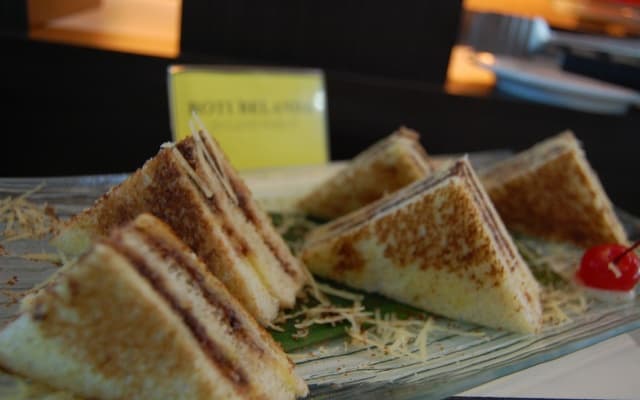 Hotel Santika BSD City Serpong - photo 9