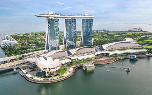 Marina Bay Sands Hotel - photo 1