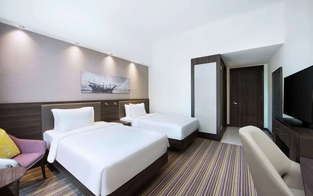 Hampton by Hilton Dubai Airport - photo 3