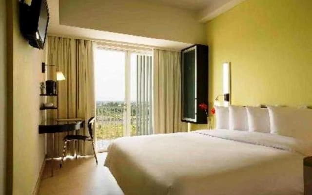 Hotel Santika BSD City Serpong - photo 5