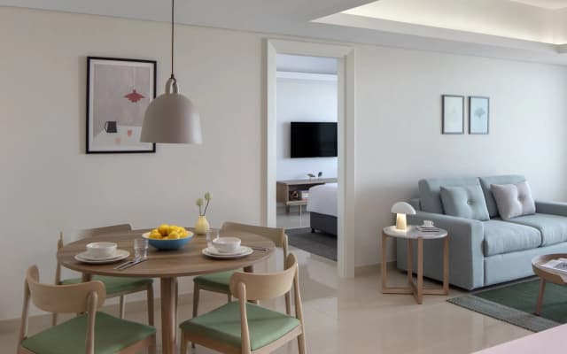 Staybridge Suites Dubai Internet City, an IHG Hotel - photo 8