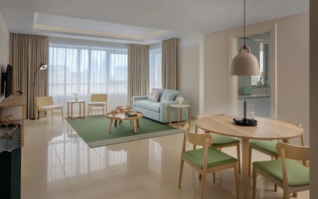 Staybridge Suites Dubai Internet City, an IHG Hotel - photo 9