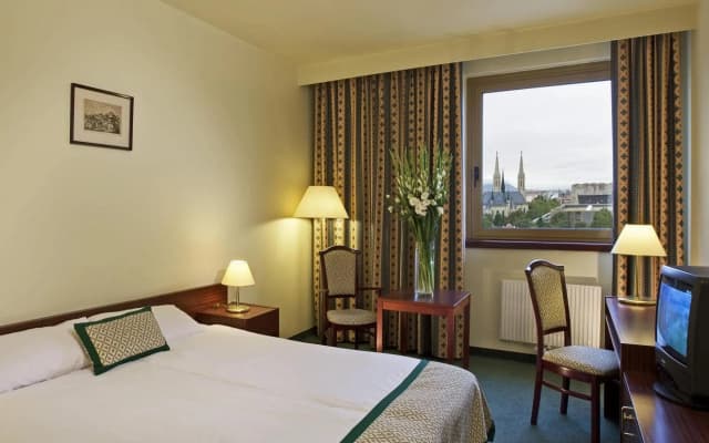 Danubius Hotel Hungaria City Center - photo 4