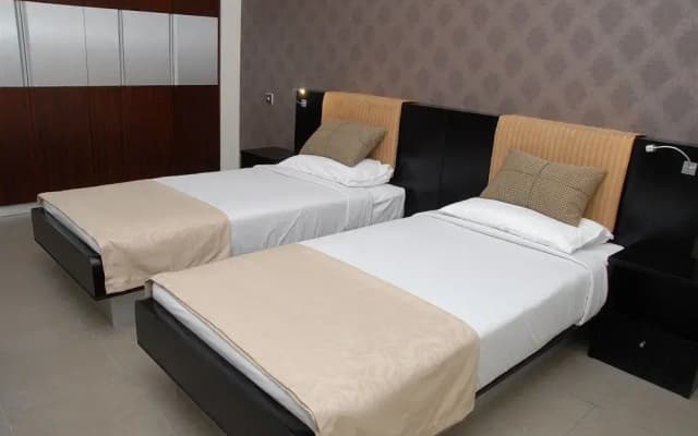 Ascot Hotel - photo 4