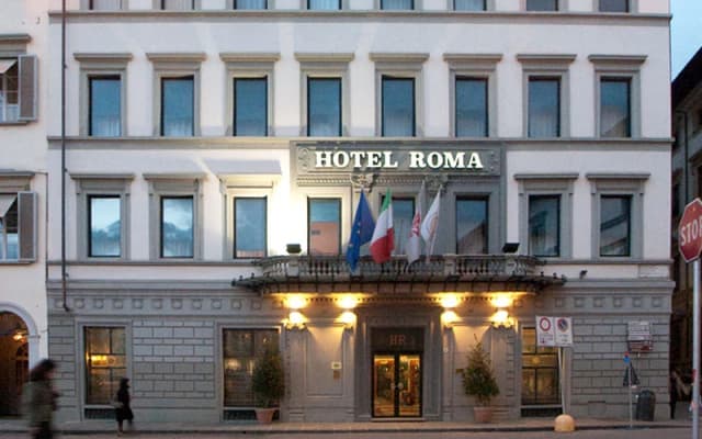 Roma Hotel - photo 2