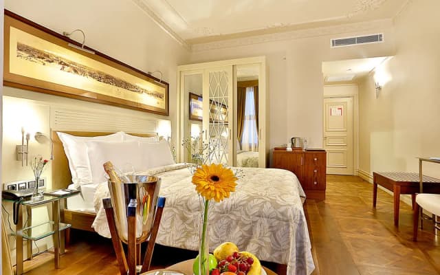 Taxim Lounge Hotel - photo 1