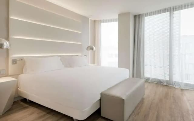 NH Málaga Hotel - photo 2
