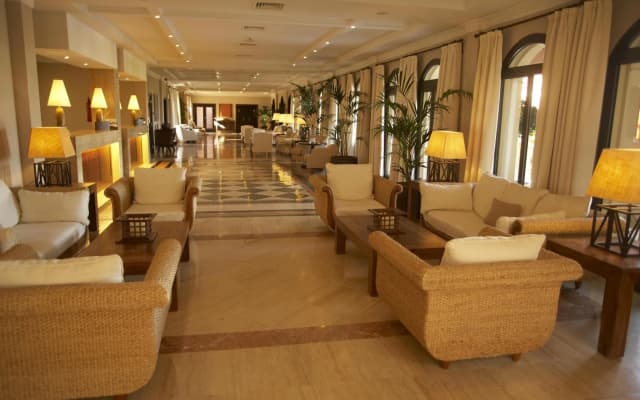 1881 Tenerife Madrigueras Golf Hotel - photo 2