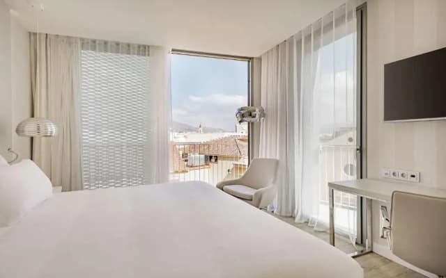 NH Málaga Hotel - photo 3